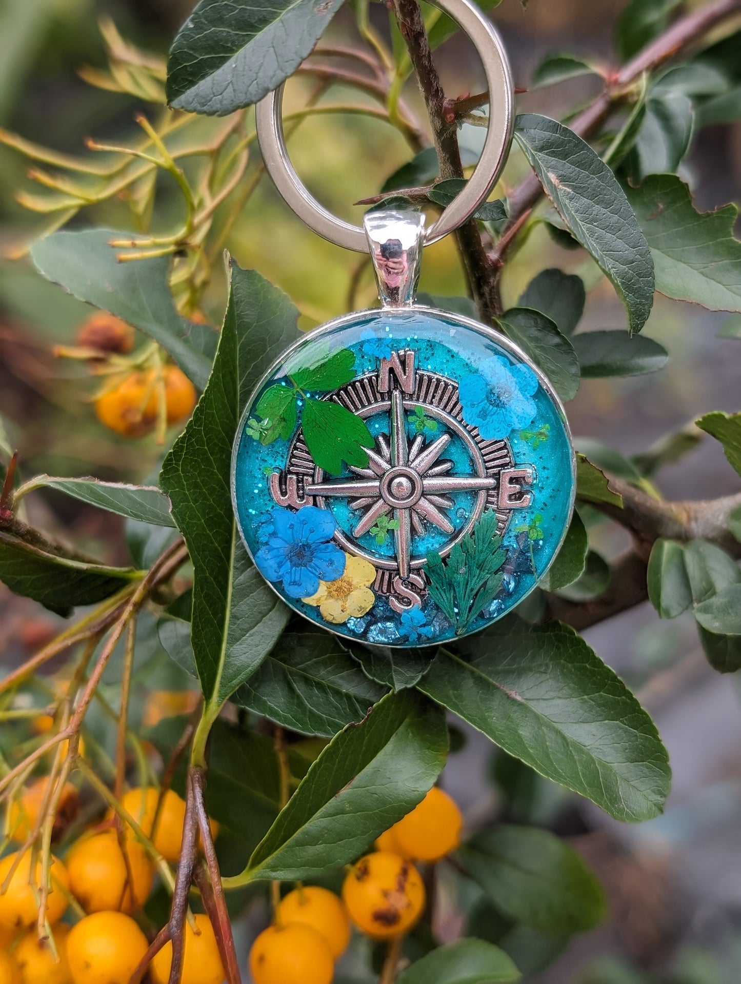 Wander Quest Foliage Compass Tag