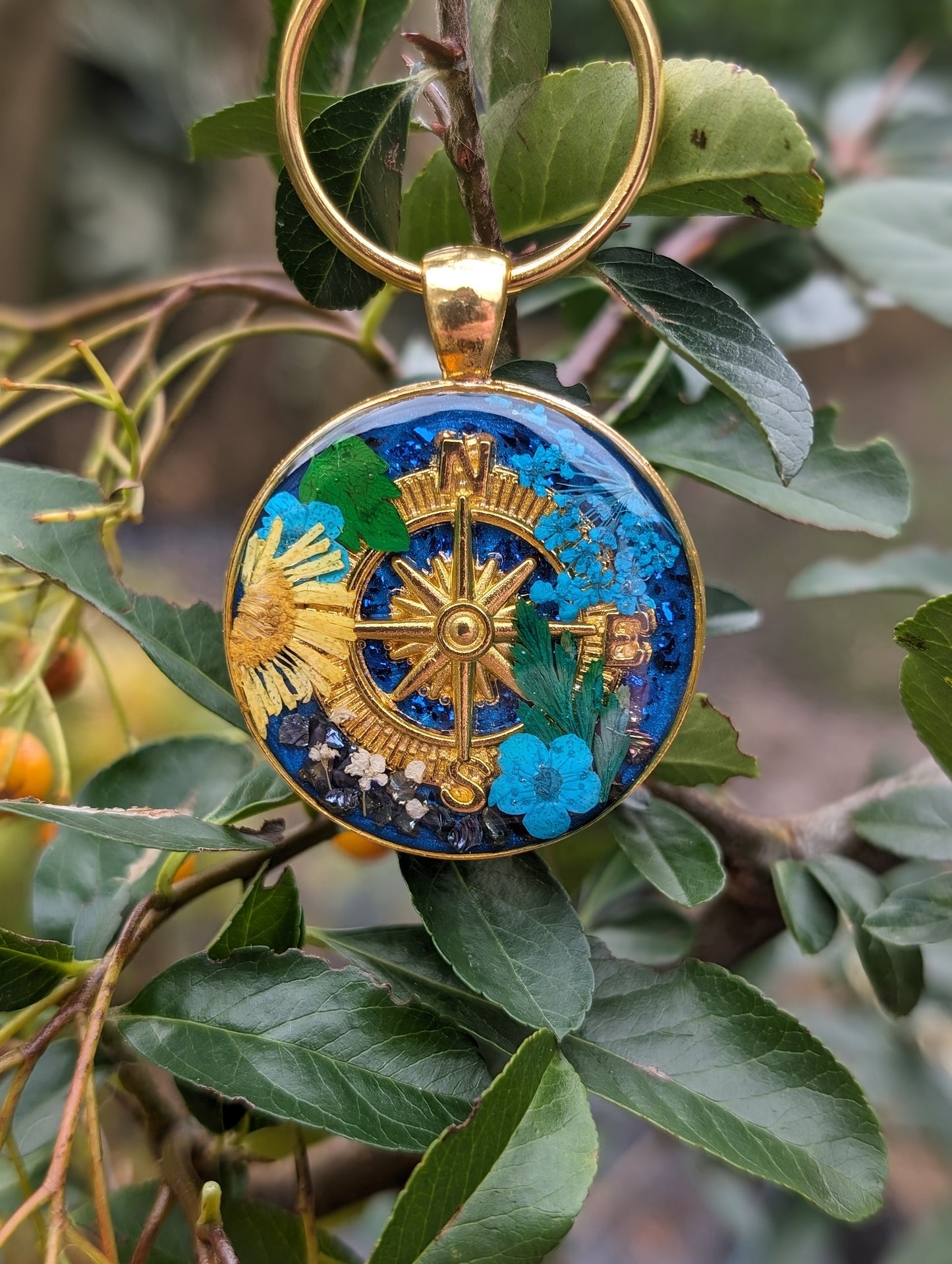 Wander Quest Foliage Compass Tag