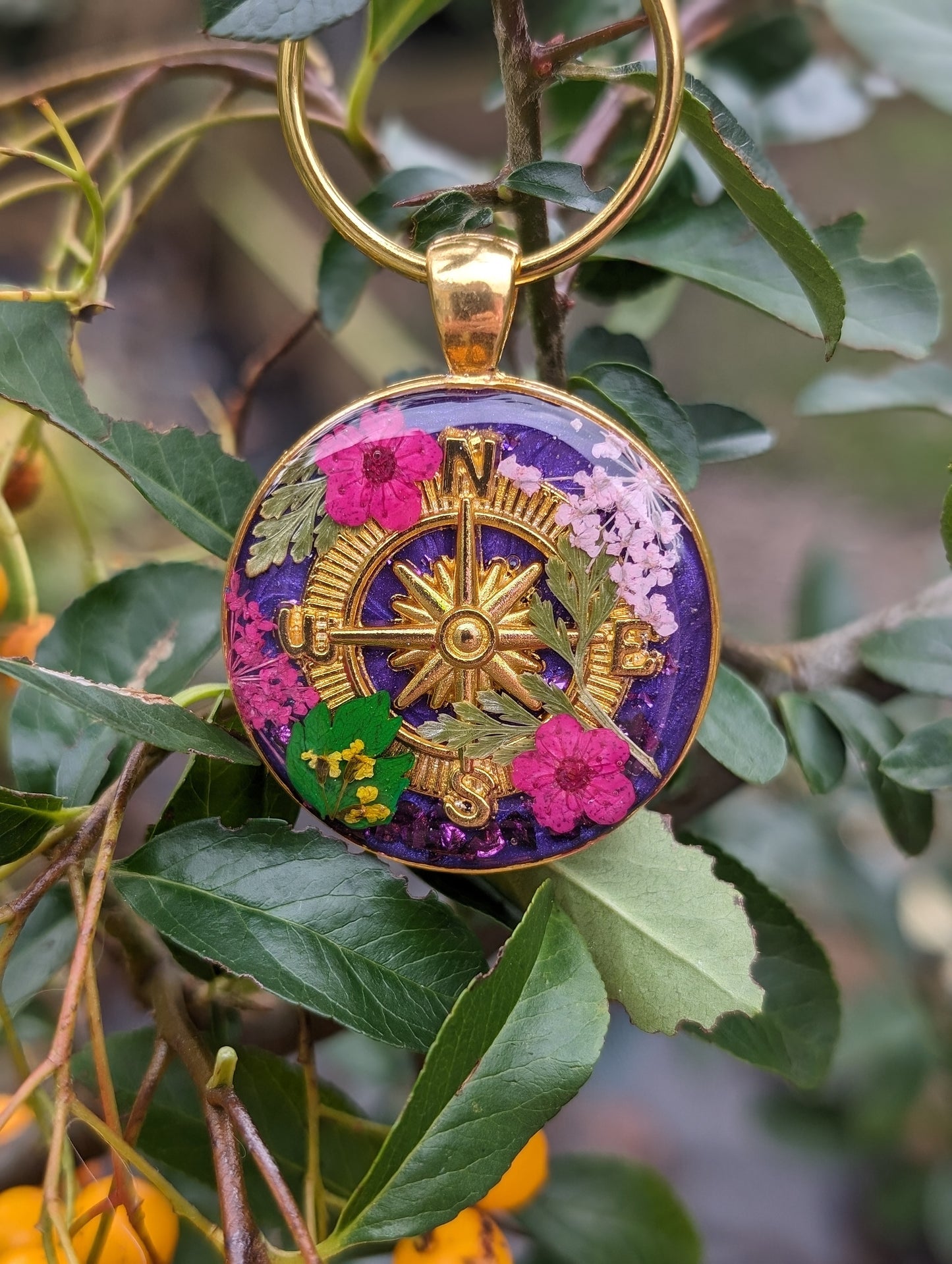 Wander Quest Foliage Compass Tag