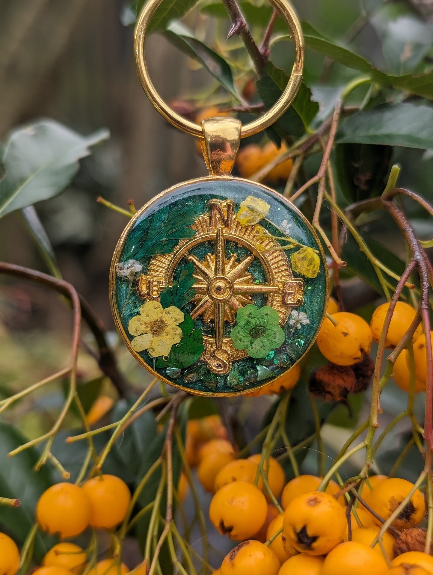 Wander Quest Foliage Compass Tag