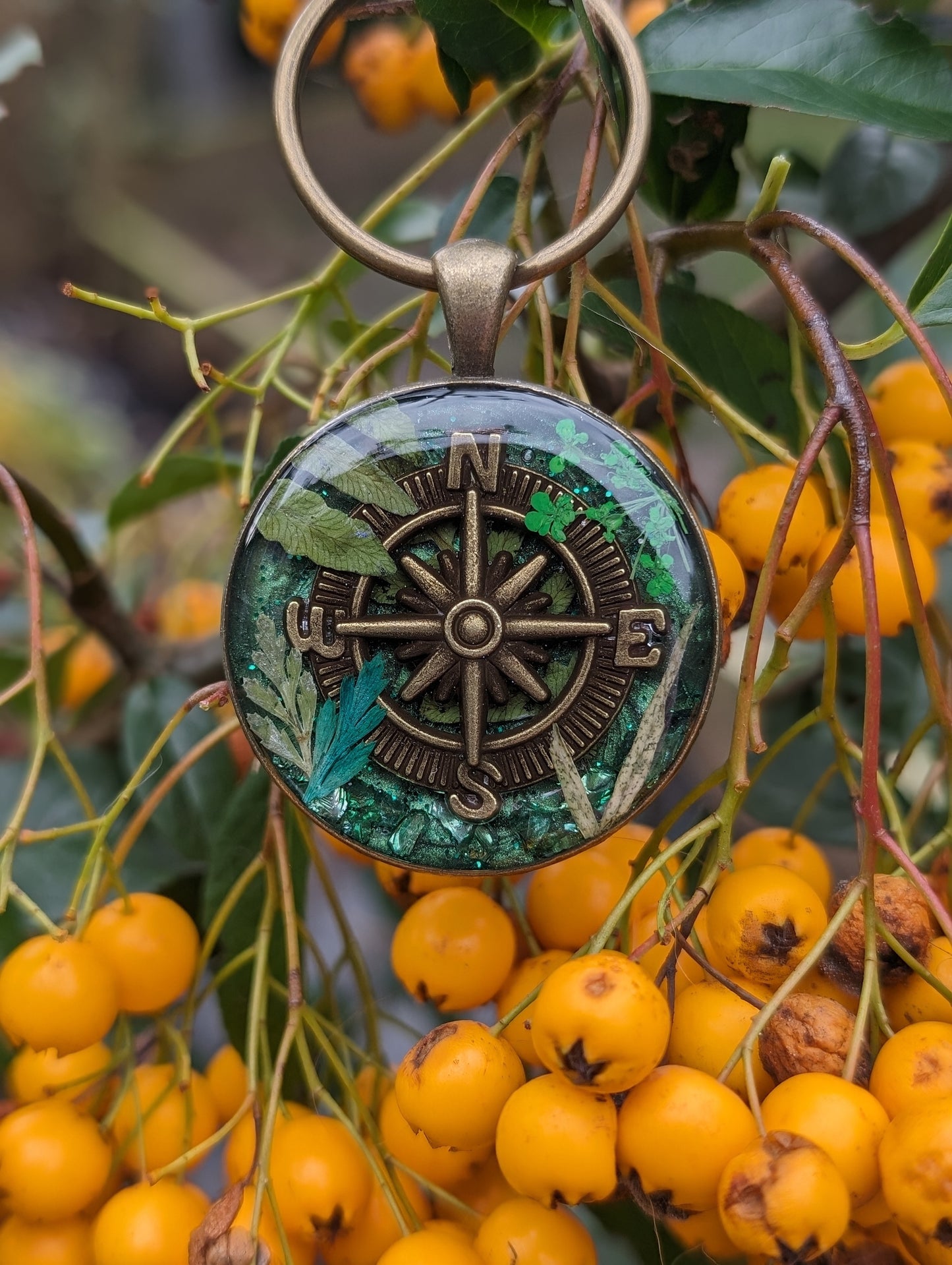 Wander Quest Foliage Compass Tag