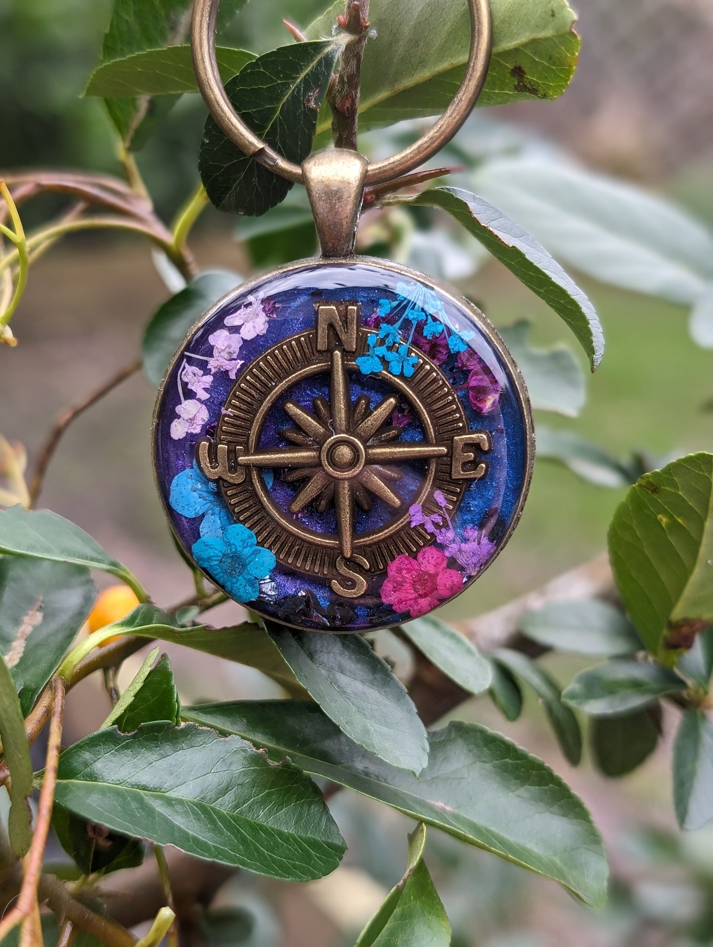 Wander Quest Foliage Compass Tag