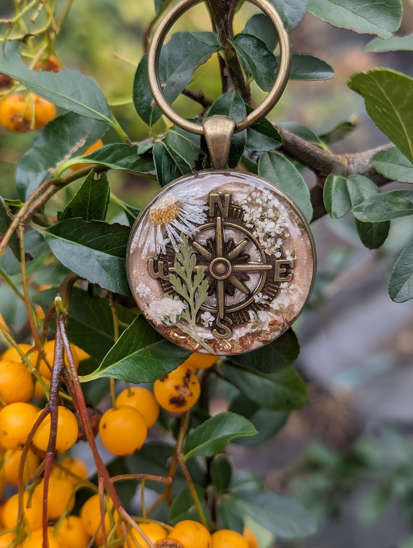 Wander Quest Foliage Compass Tag