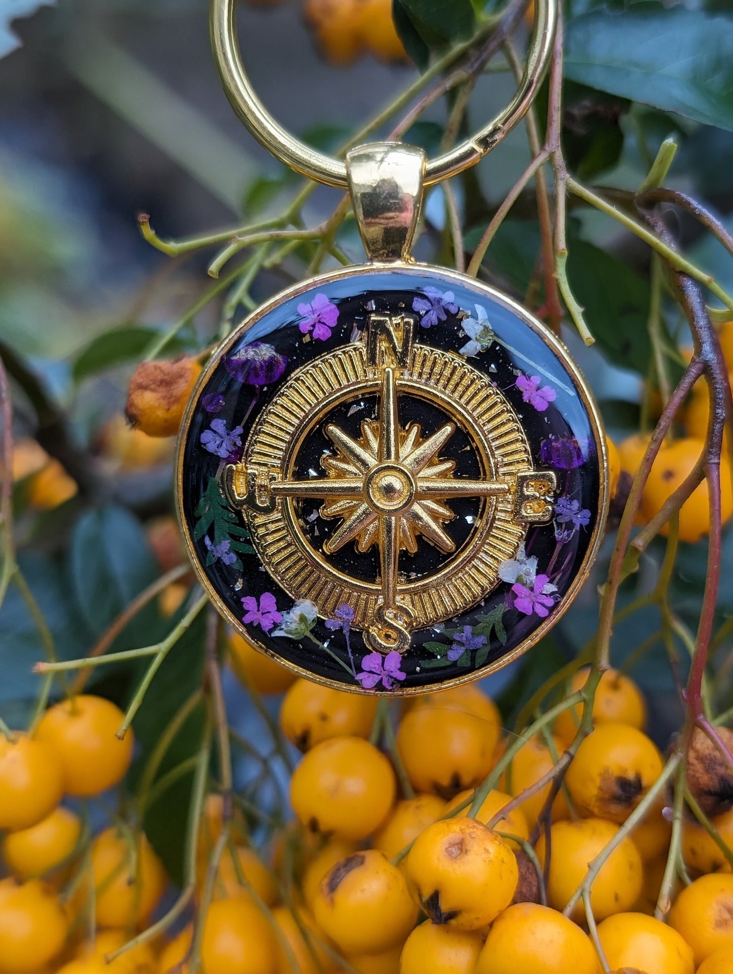 Wander Quest Foliage Compass Tag