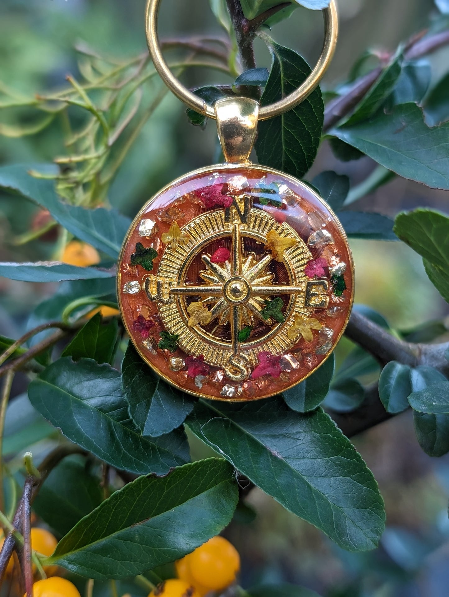 Wander Quest Foliage Compass Tag