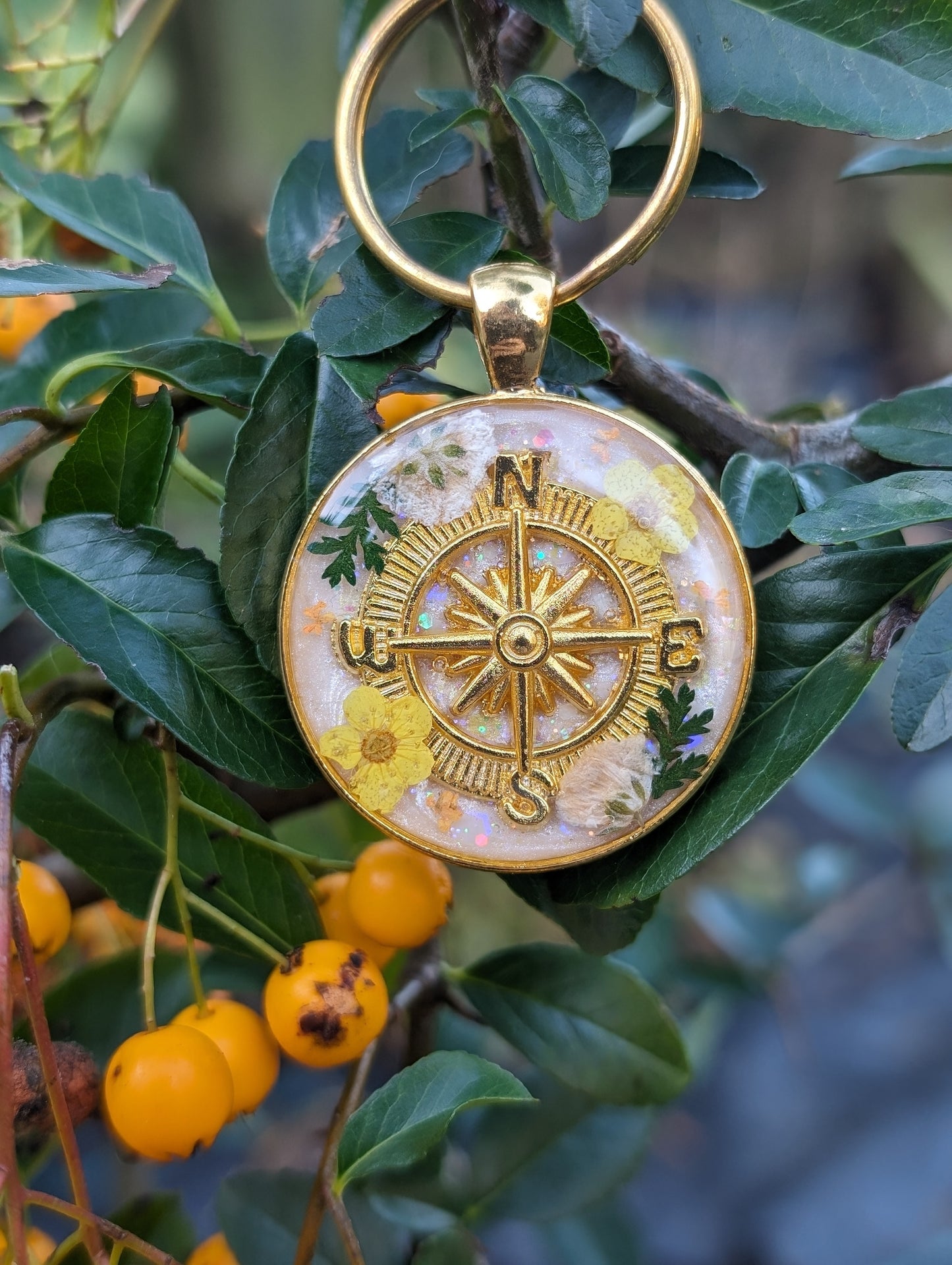 Wander Quest Foliage Compass Tag
