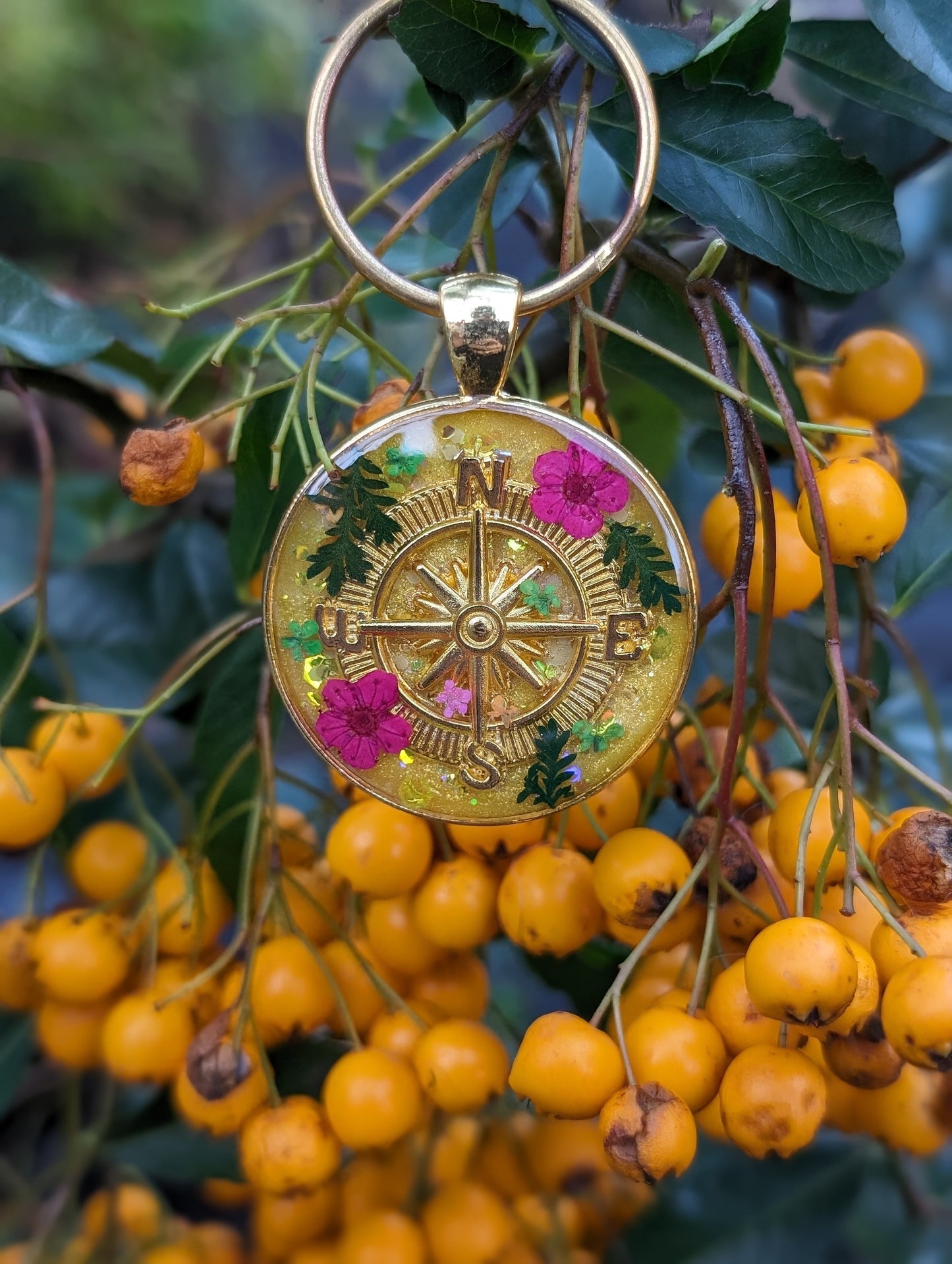 Wander Quest Foliage Compass Tag