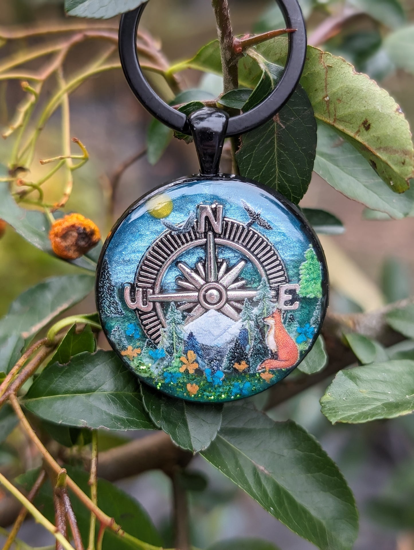 Wander Quest Scenic Compass Tag