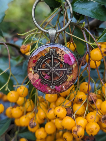 Wander Quest Foliage Compass Tag