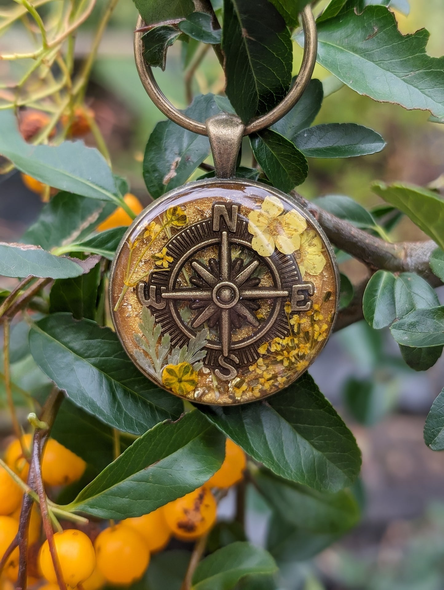 Wander Quest Foliage Compass Tag
