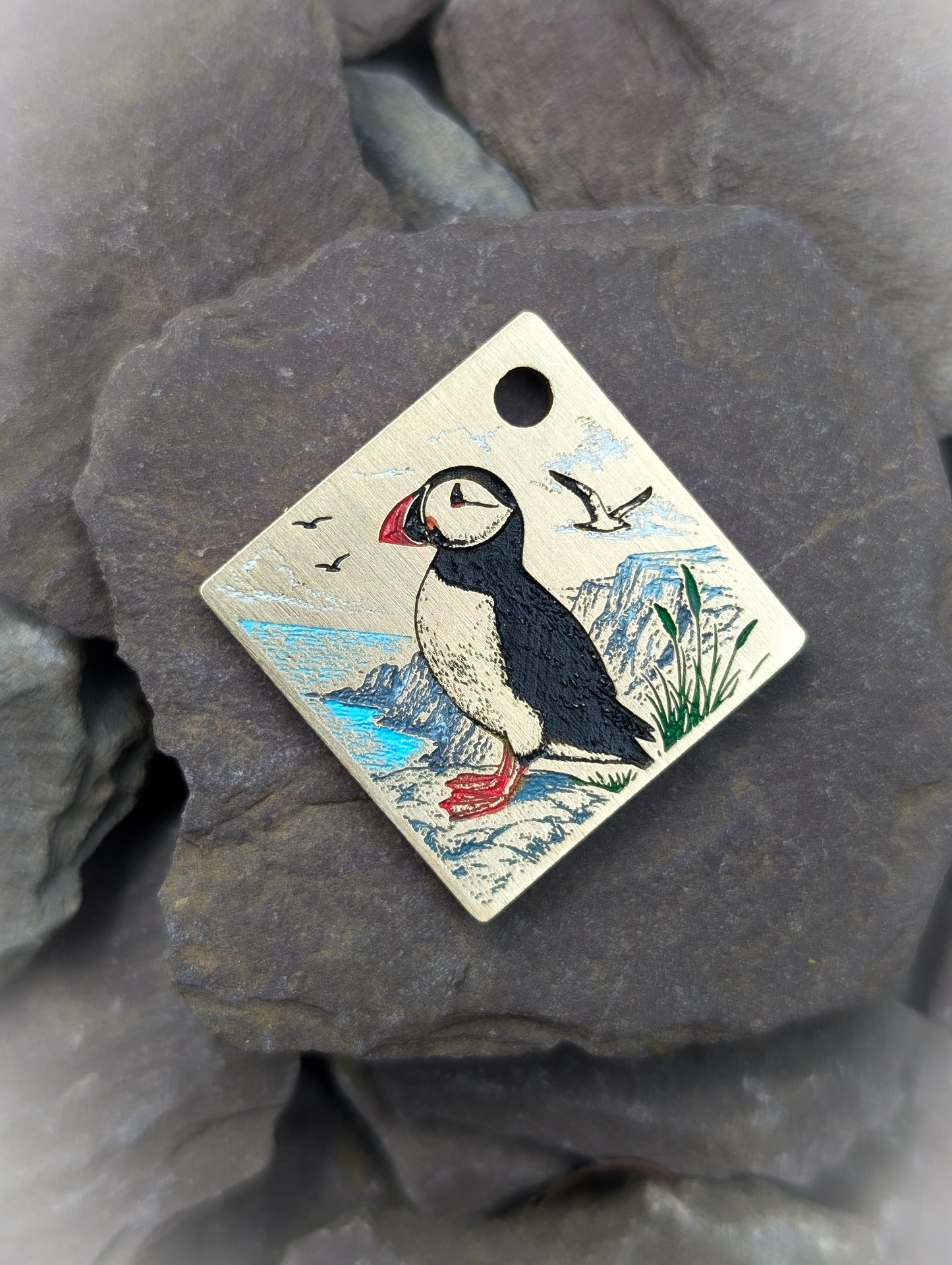 Puffin, brass (Diamond small 28mm)