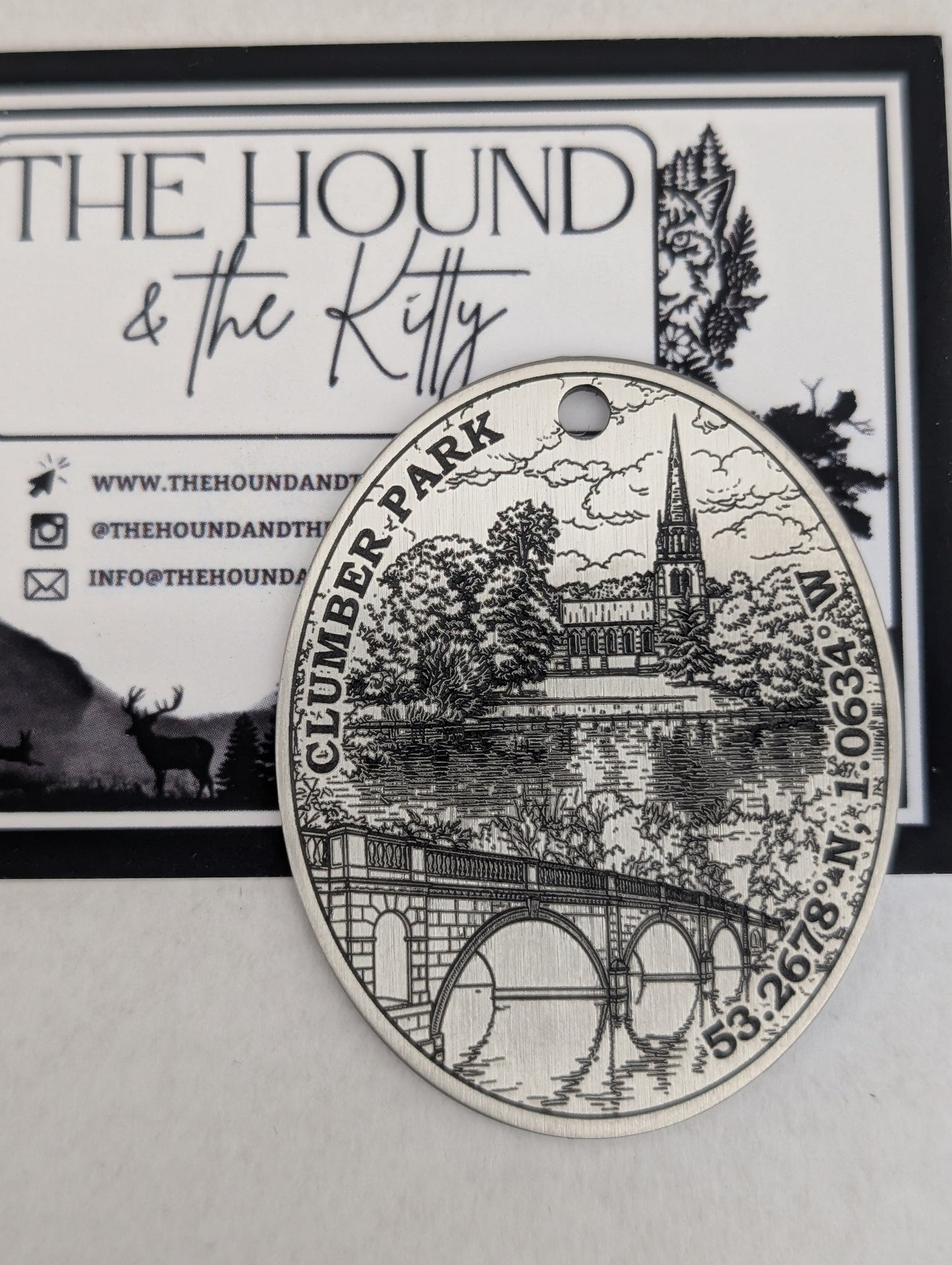 XL Oval Bespoke Scenic Tag