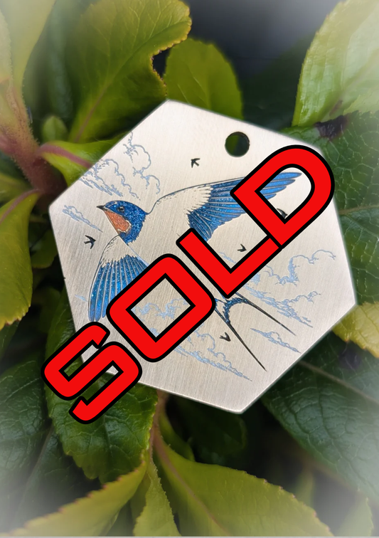 Swallow, brass (Hexagon 38mm)